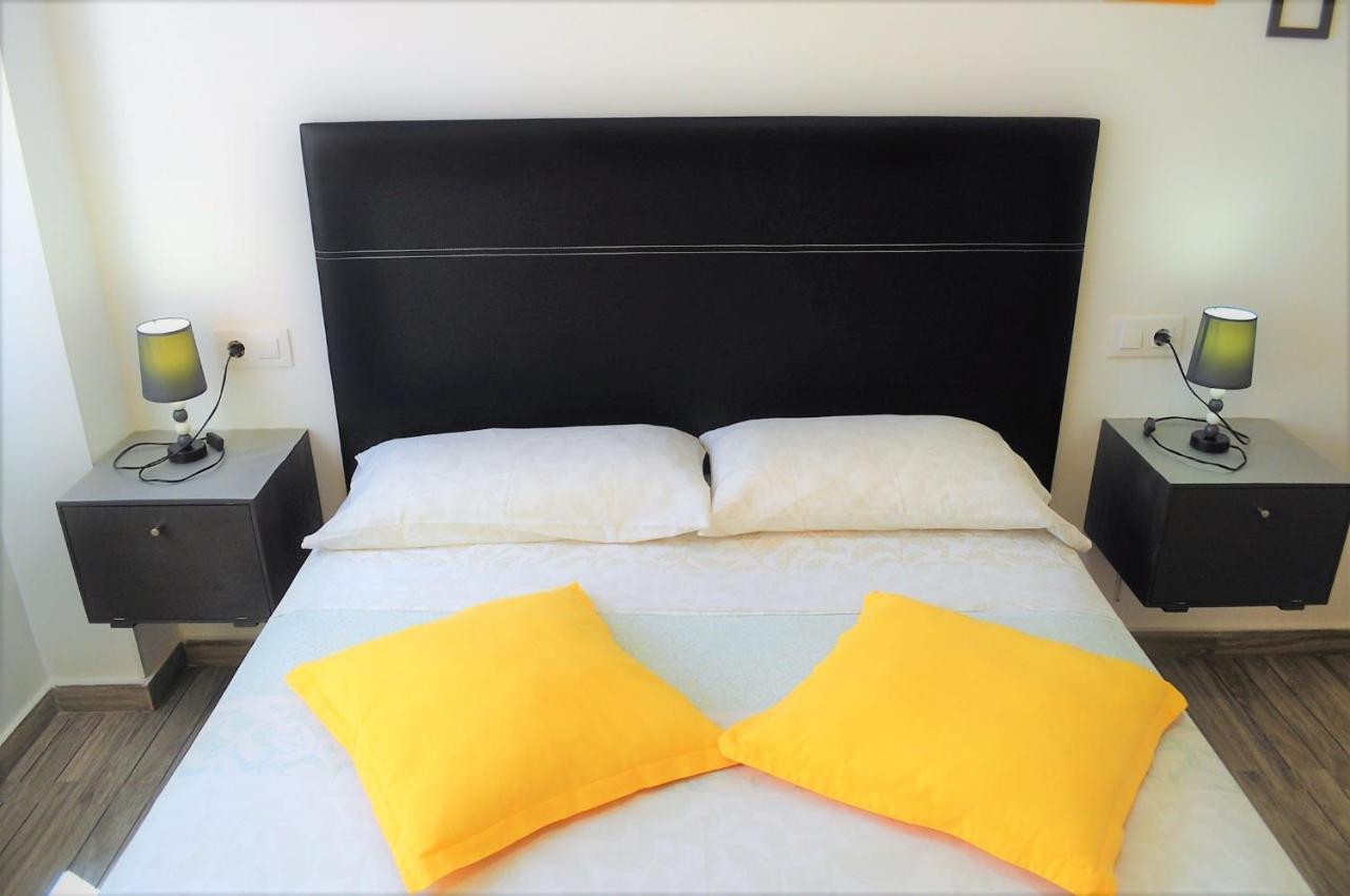 Cris Sol Apartments Los Cristianos  Exterior photo